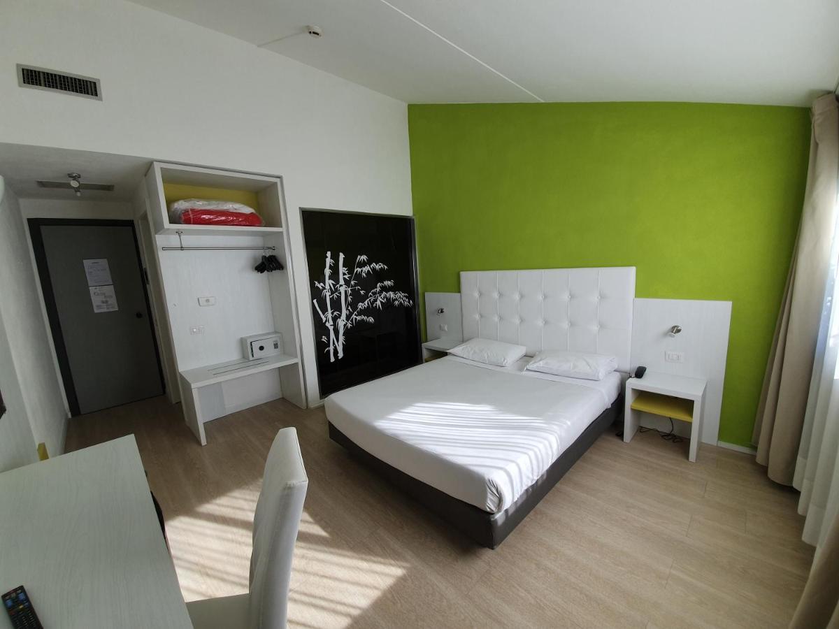 Green Hotel Motel Vergiate Dış mekan fotoğraf