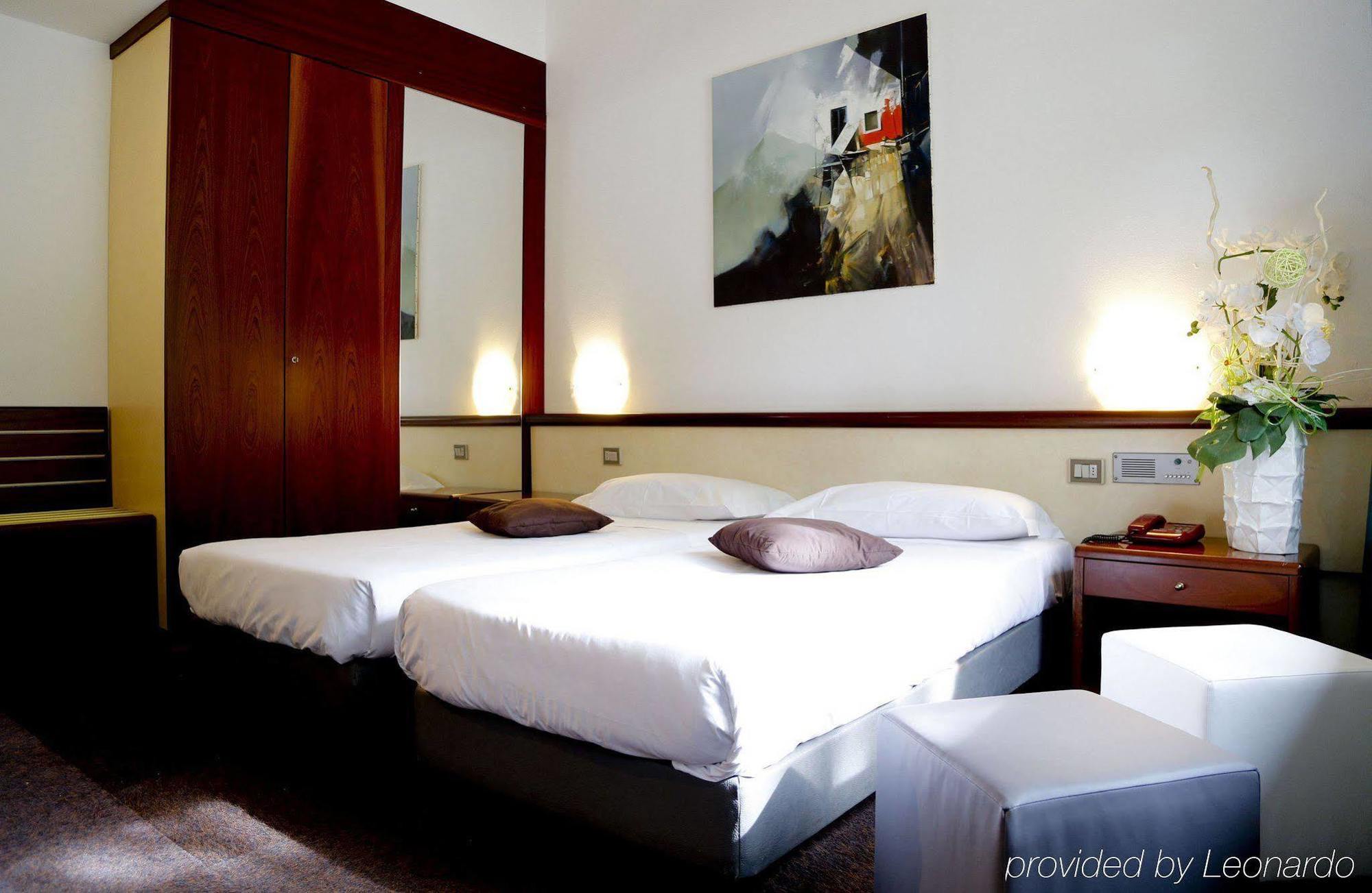 Green Hotel Motel Vergiate Dış mekan fotoğraf